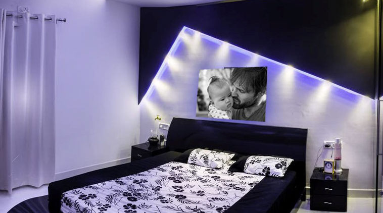 Dad-daughter-poster-in-room
